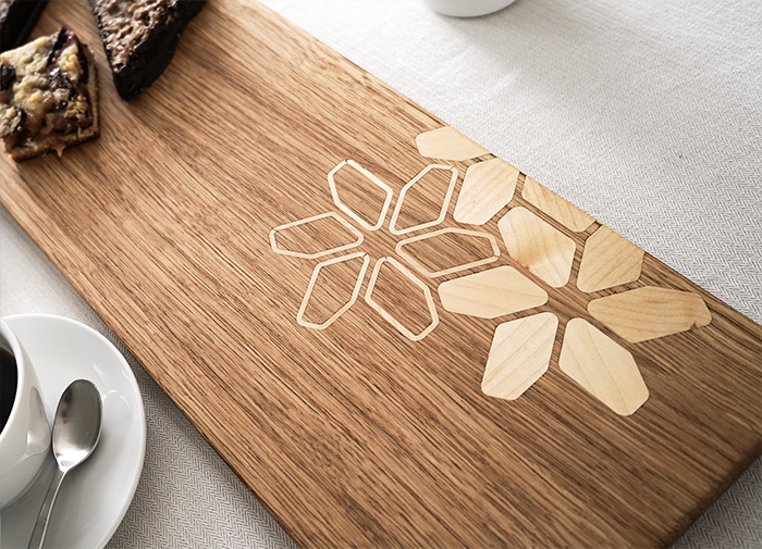 Servierbrett mit Intarsien