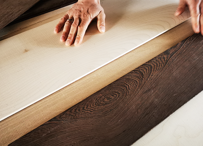 Hochwertige Materialien und edle Hölzer für individuelle Möbel nach Maß von holzbegabt