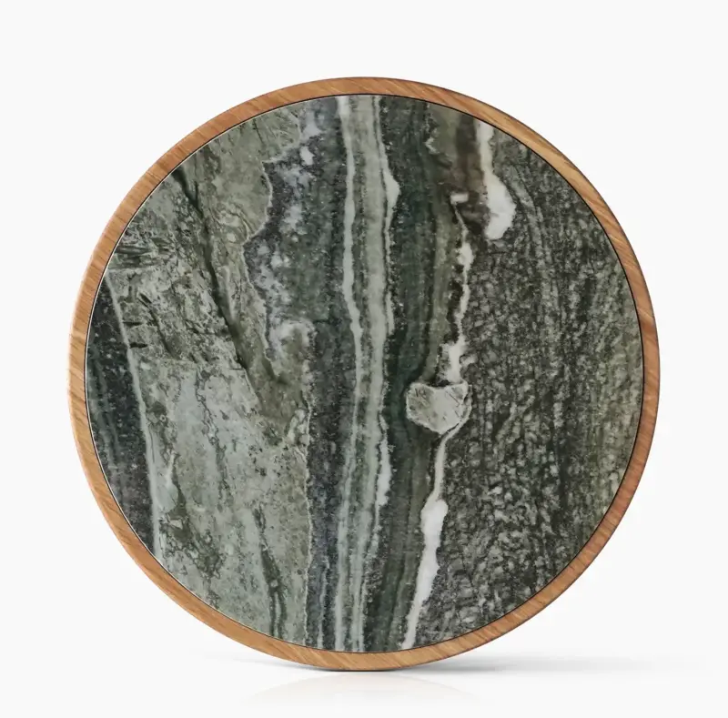 Amsel Servierbrett – Frontansicht mit Keramik „Royal Peacock“, ideal zum Servieren von Käse, Tapas oder Desserts